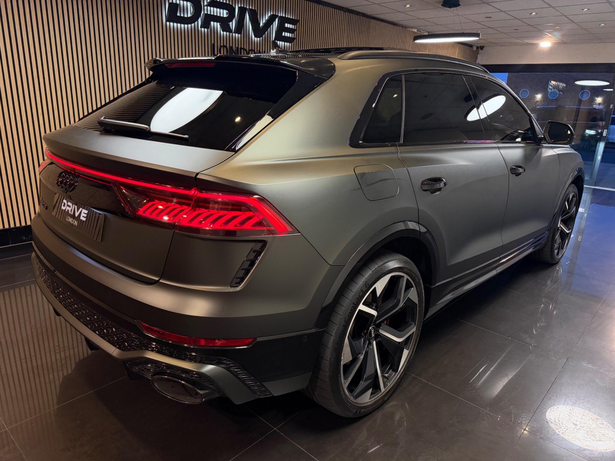 Audi RSQ8